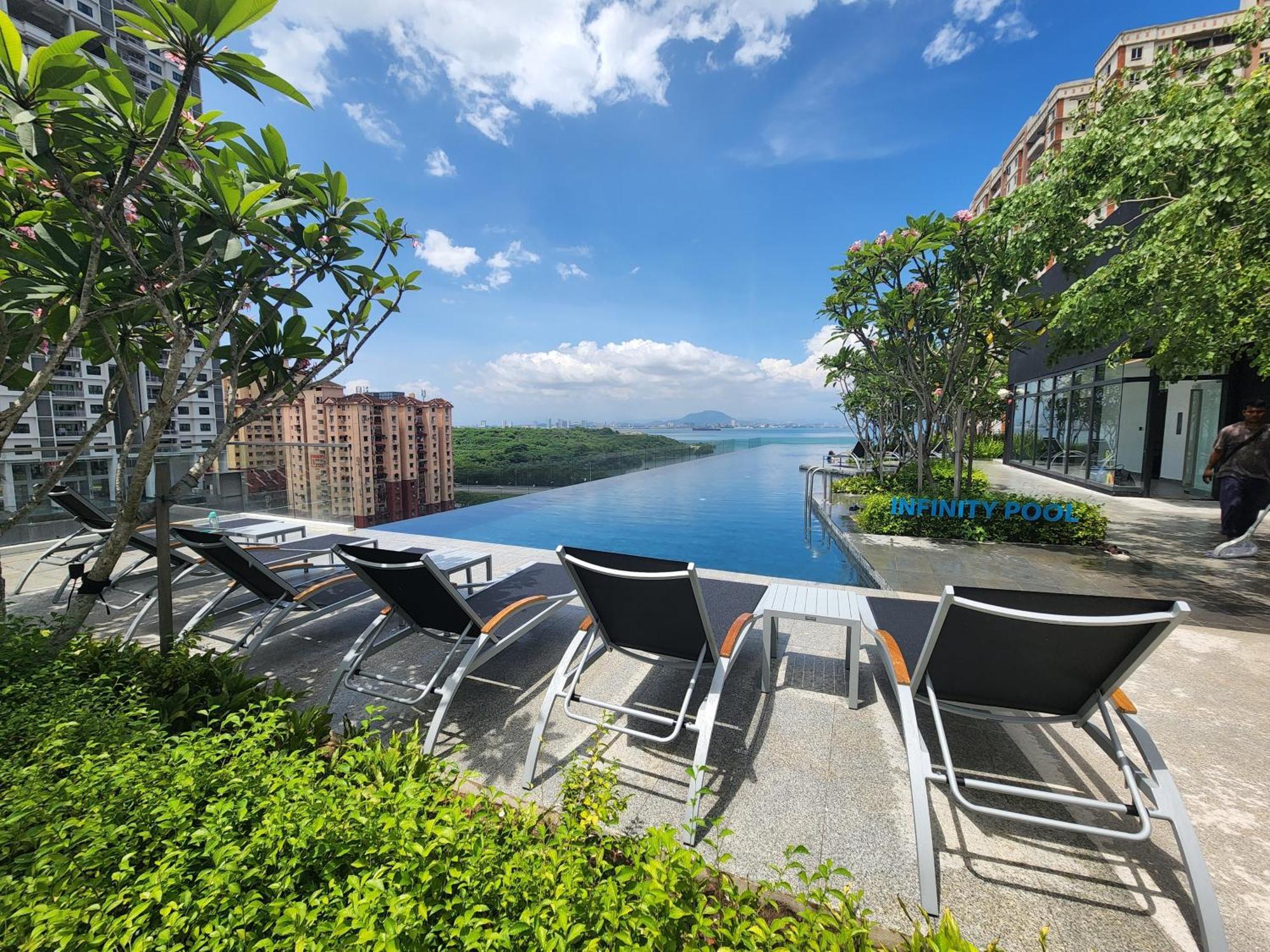 Urban Suites - Penang Jelutong Eksteriør billede